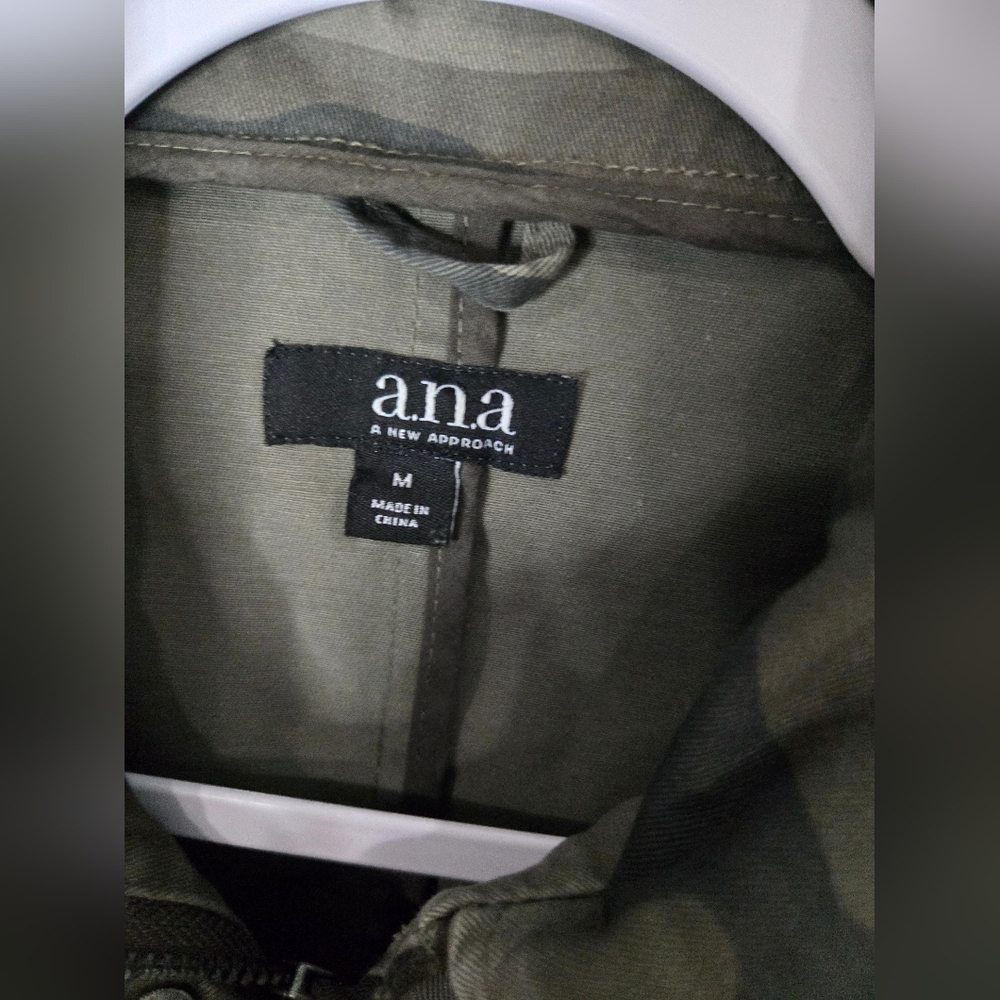 Ana Women's Camouflage Jacket Size Medium - Picture 4 of 4